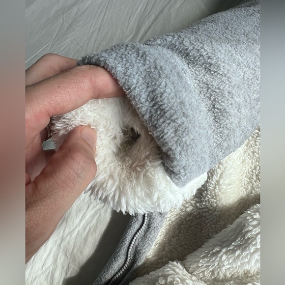 Gap fleece bunting suit 6-12 months - Picture 3 of 5